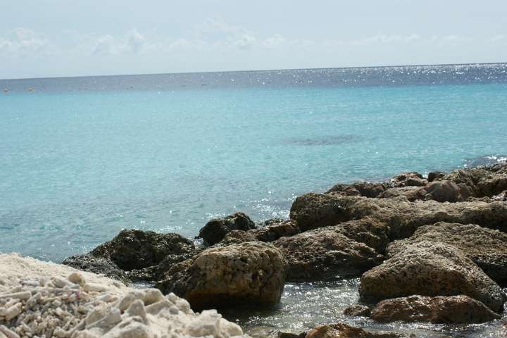 Heldere water bij Porto Marie