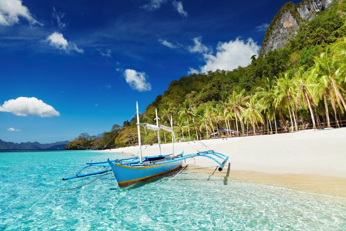 Tropisch strand op de Filipijnen