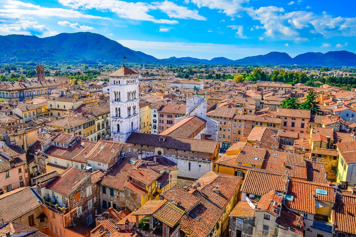 Uitzicht vanaf Torre delle Ore op Lucca