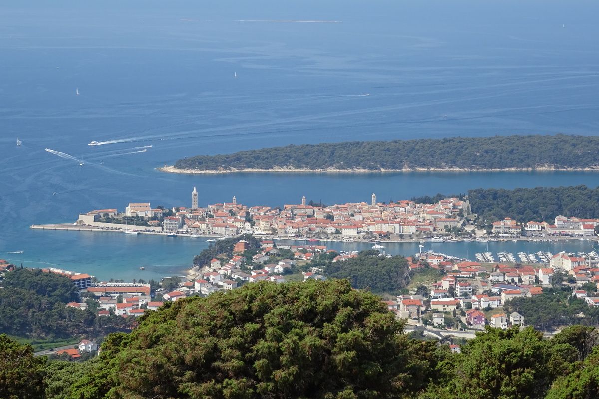 Rab stad op het gelijknamige eiland