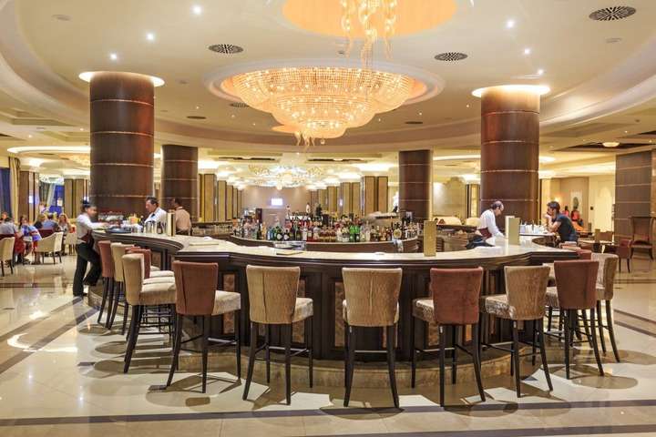 Bar La Marquise Luxury Resort Complex