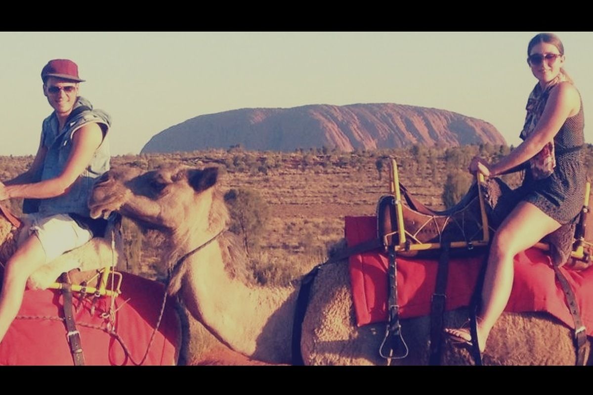 Op de kameel bij Uluru