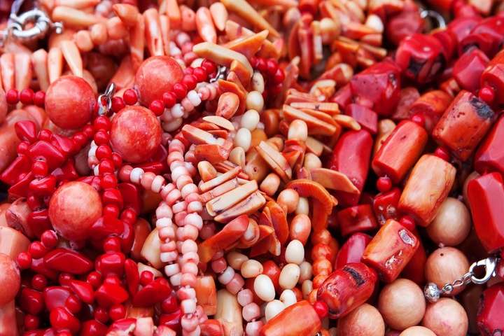 Kettingen van koraal