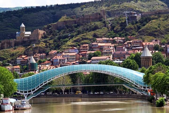 de Peace bridge in Tblisi 