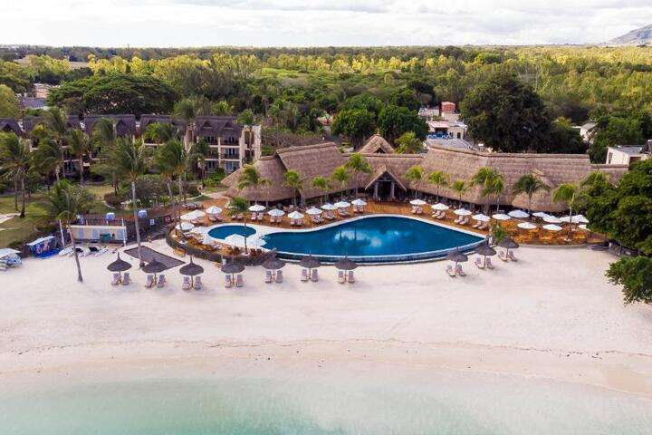 Luchtfoto stand en zwembad