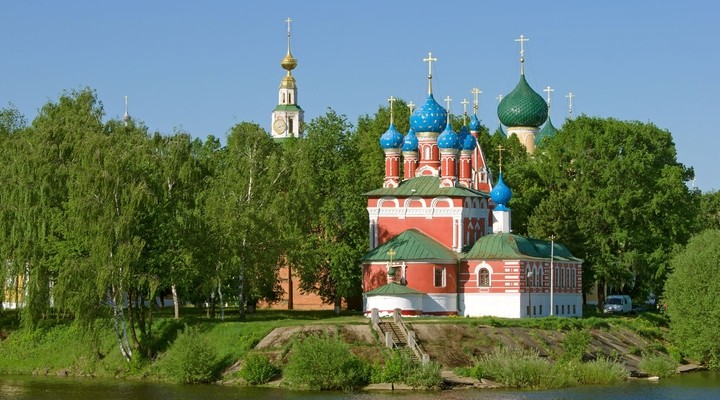 Uglich Kremlin met blauwe torens, Rusland