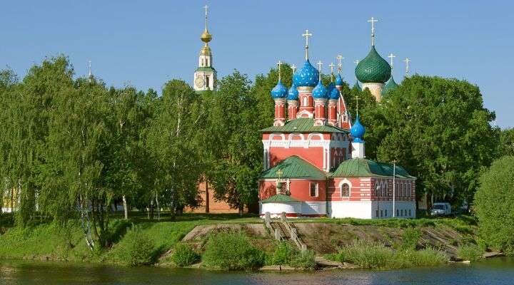 Uglich Kremlin met blauwe torens, Rusland