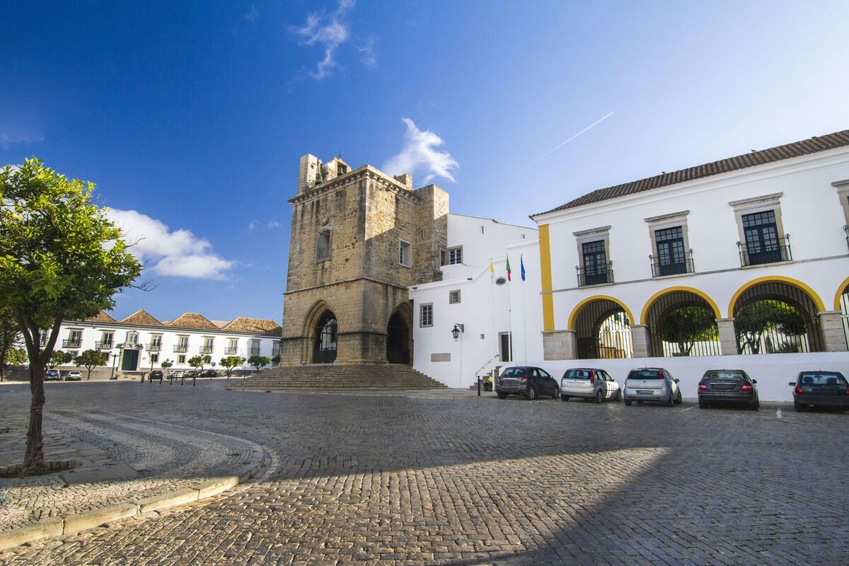 Historische kerk van Se in Faro, Portugal