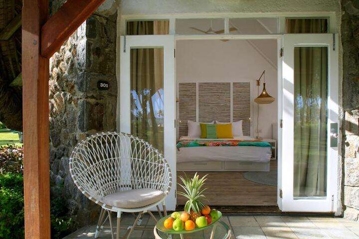 Beach Pavillions van 'Beach Pavillions'