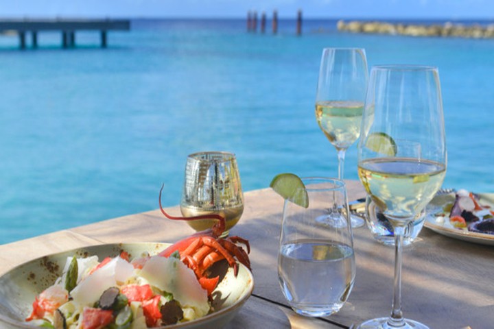Lunchen bij het water