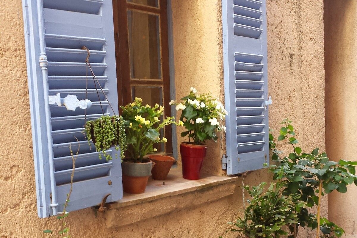 Bloemetjes in de kleine havenstad St. Tropez