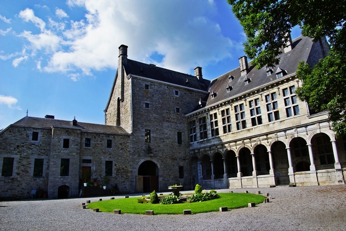 Chateau de Harz&eacute;