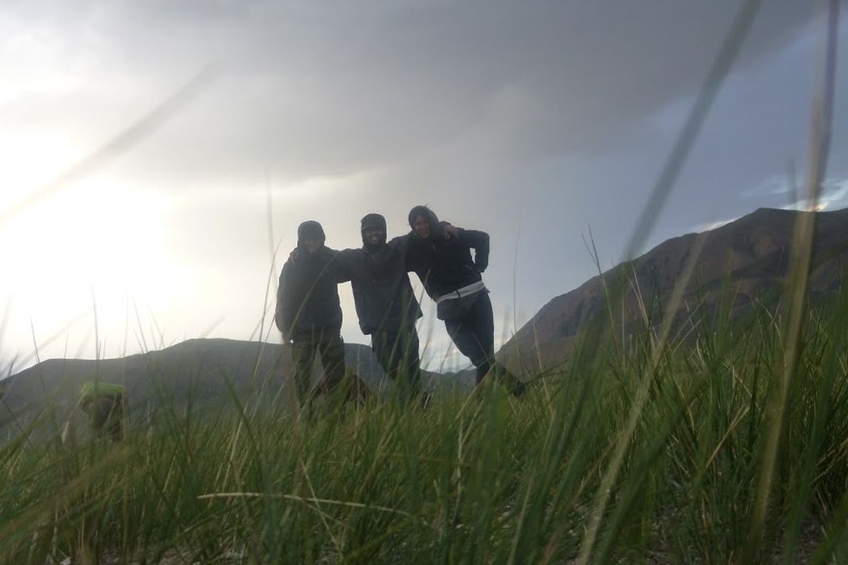 Emil, Guillaume en ikzelf in het landschap van Mongoli&euml; 