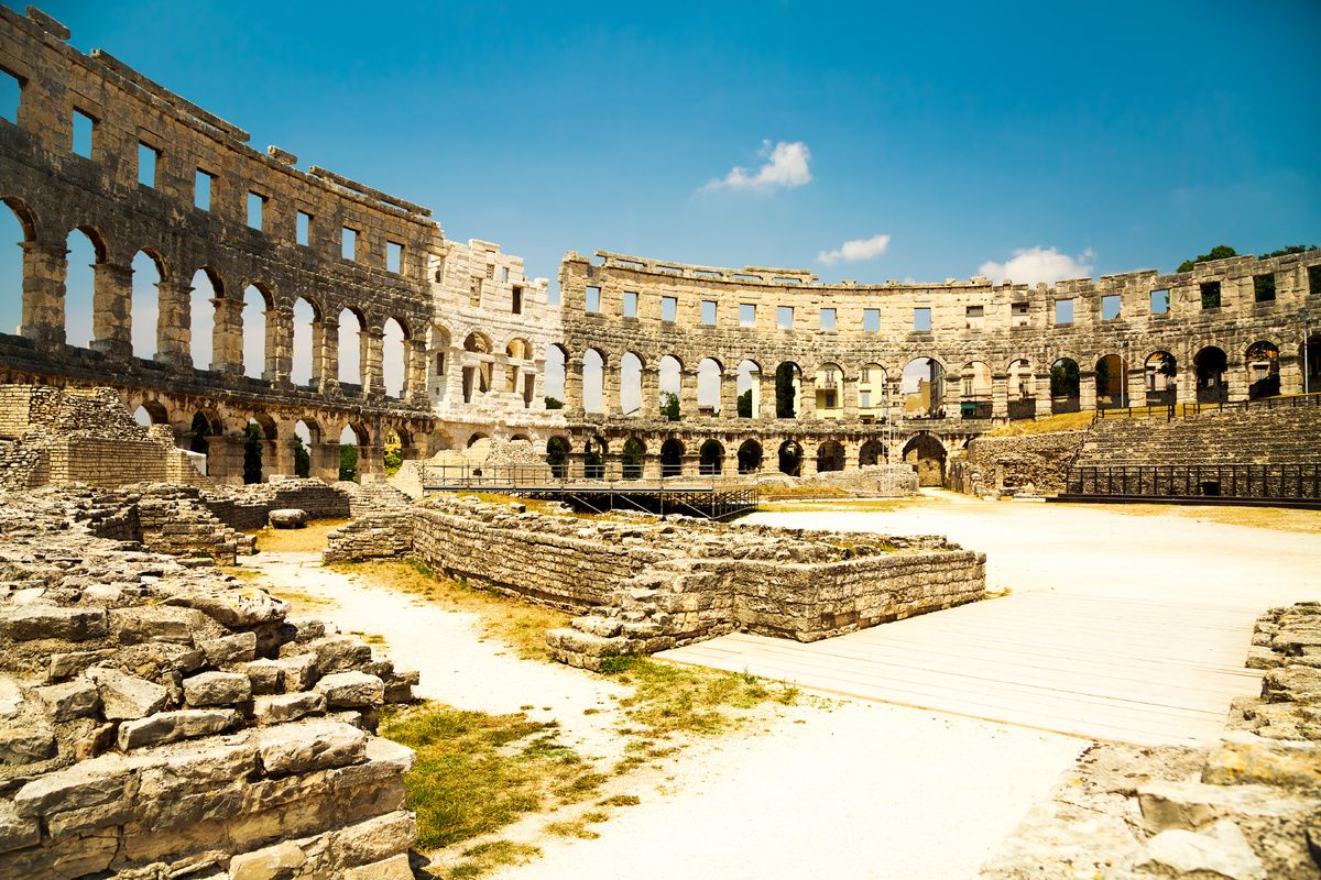 Het Amfitheater van Pula