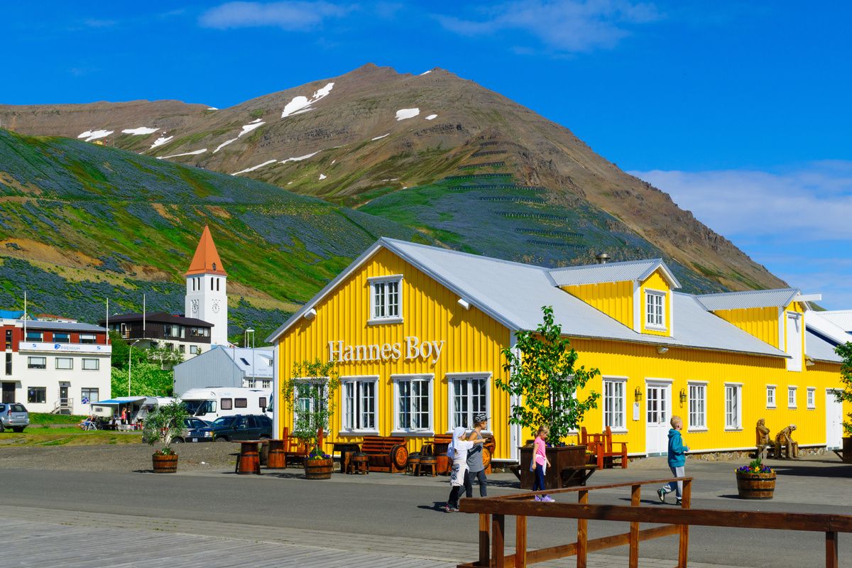 Het centrum van Siglufjordur