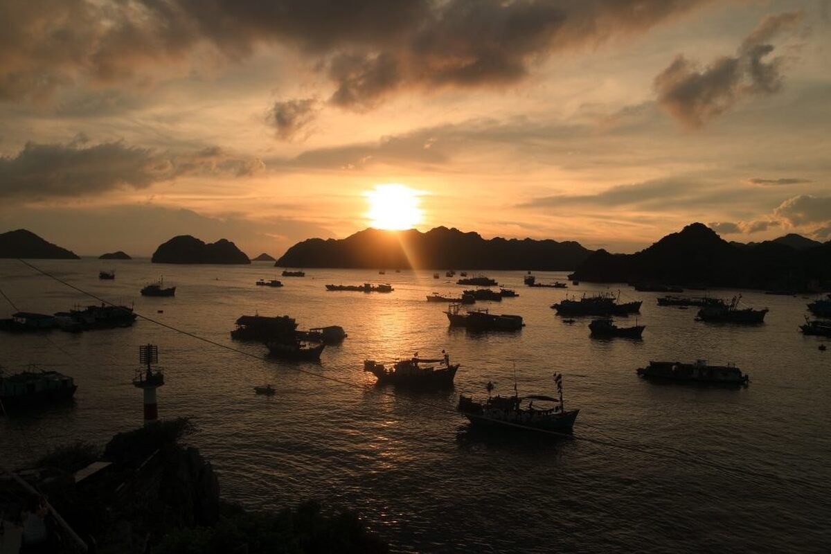 Zonsondergang op Cat Ba Island