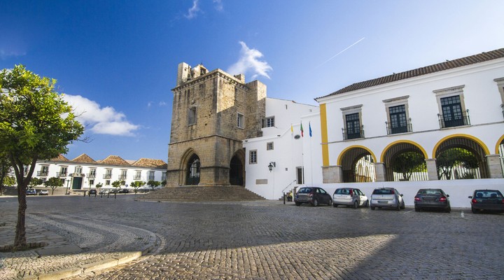 Historische kerk van Se in Faro, Portugal