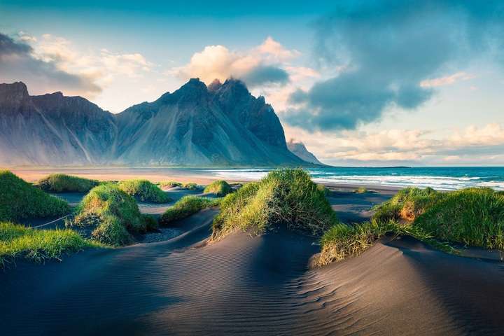 Zwarte duinen bij Stokksnes