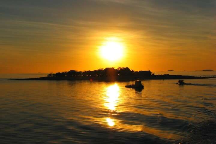Zonsondergang bij de Yasawa Eilanden