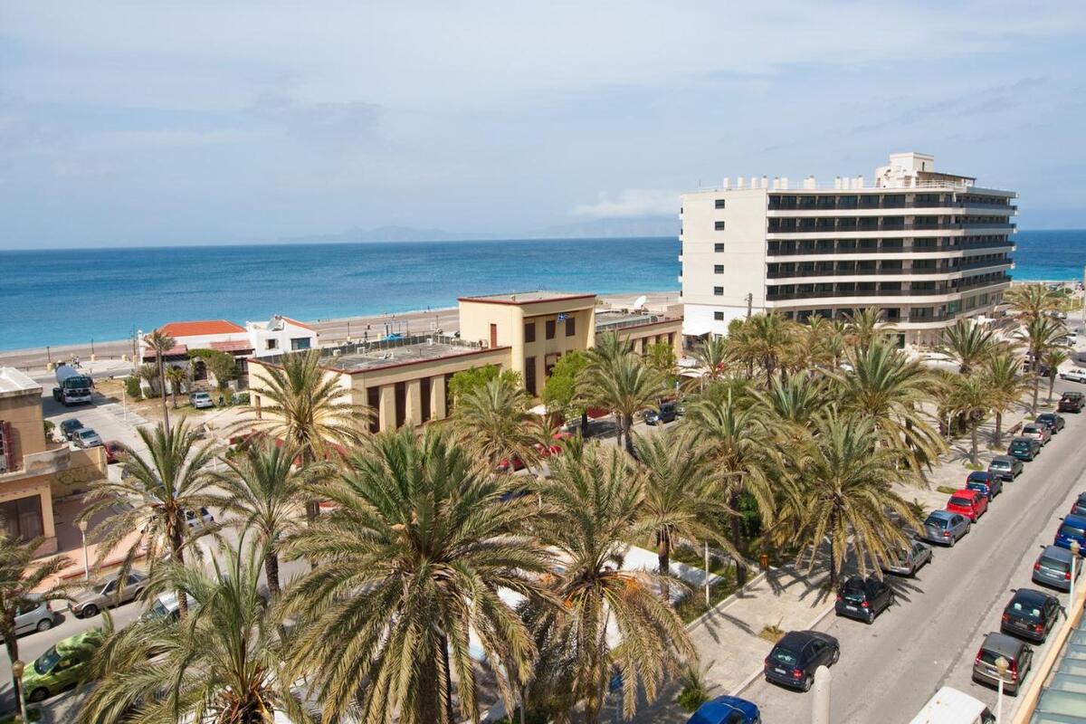 Bovenzicht van het Achillion Hotel