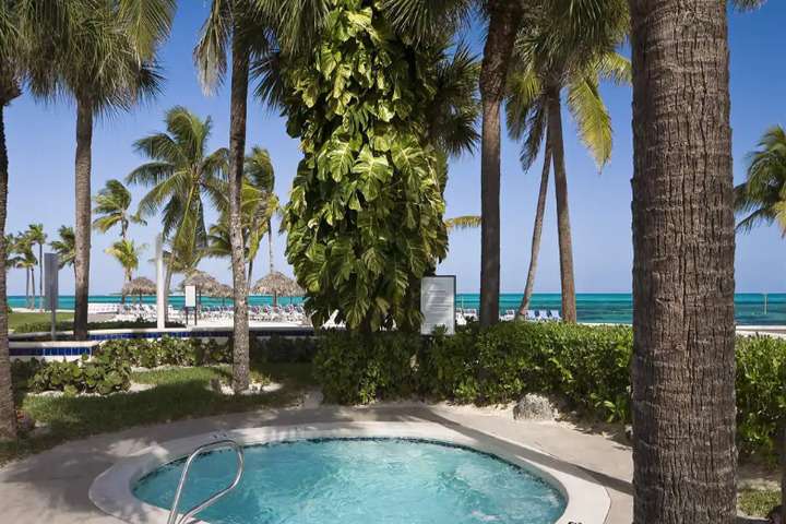 Zwembad Melia Nassau Beach