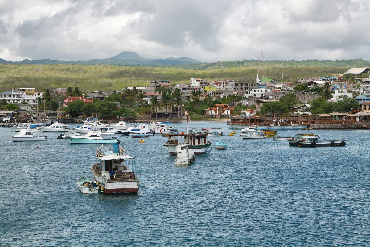 Bootjes Puerto Baquerizo Moreno, Gal�pagos