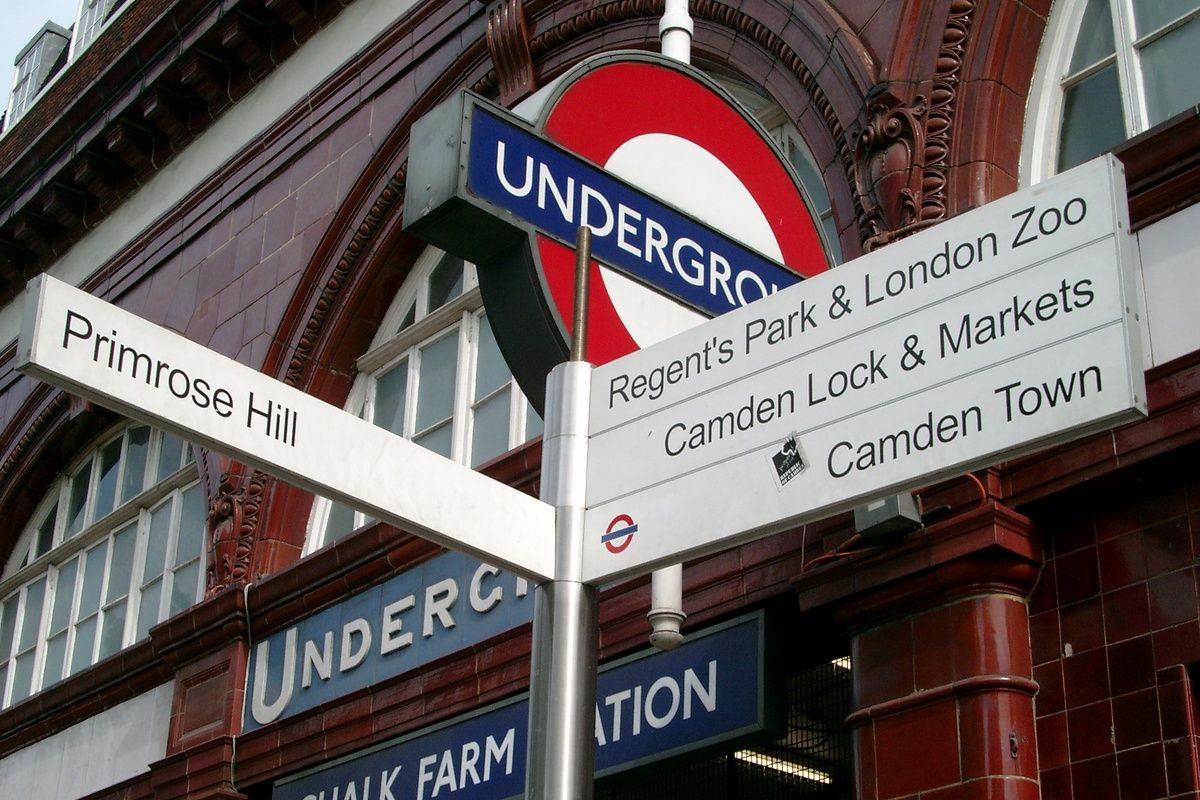 Vanaf de metro naar Camden Town