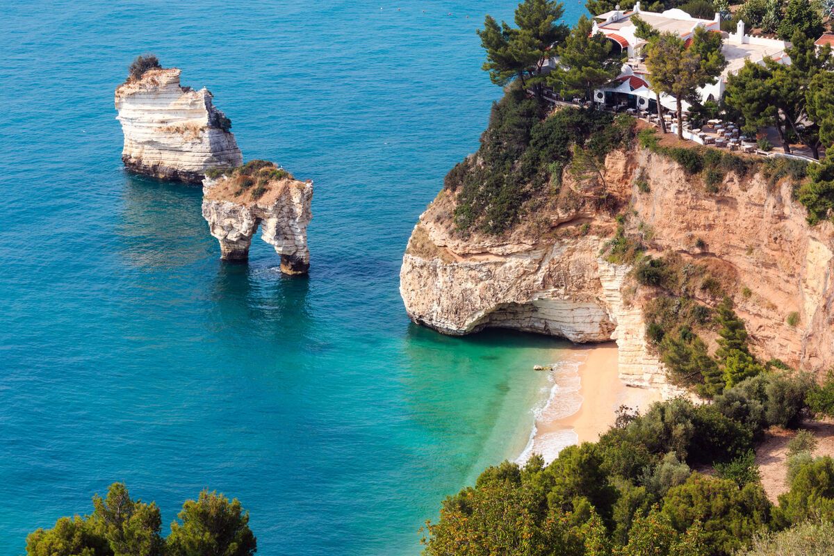 Baai Adriatische zee in Puglia