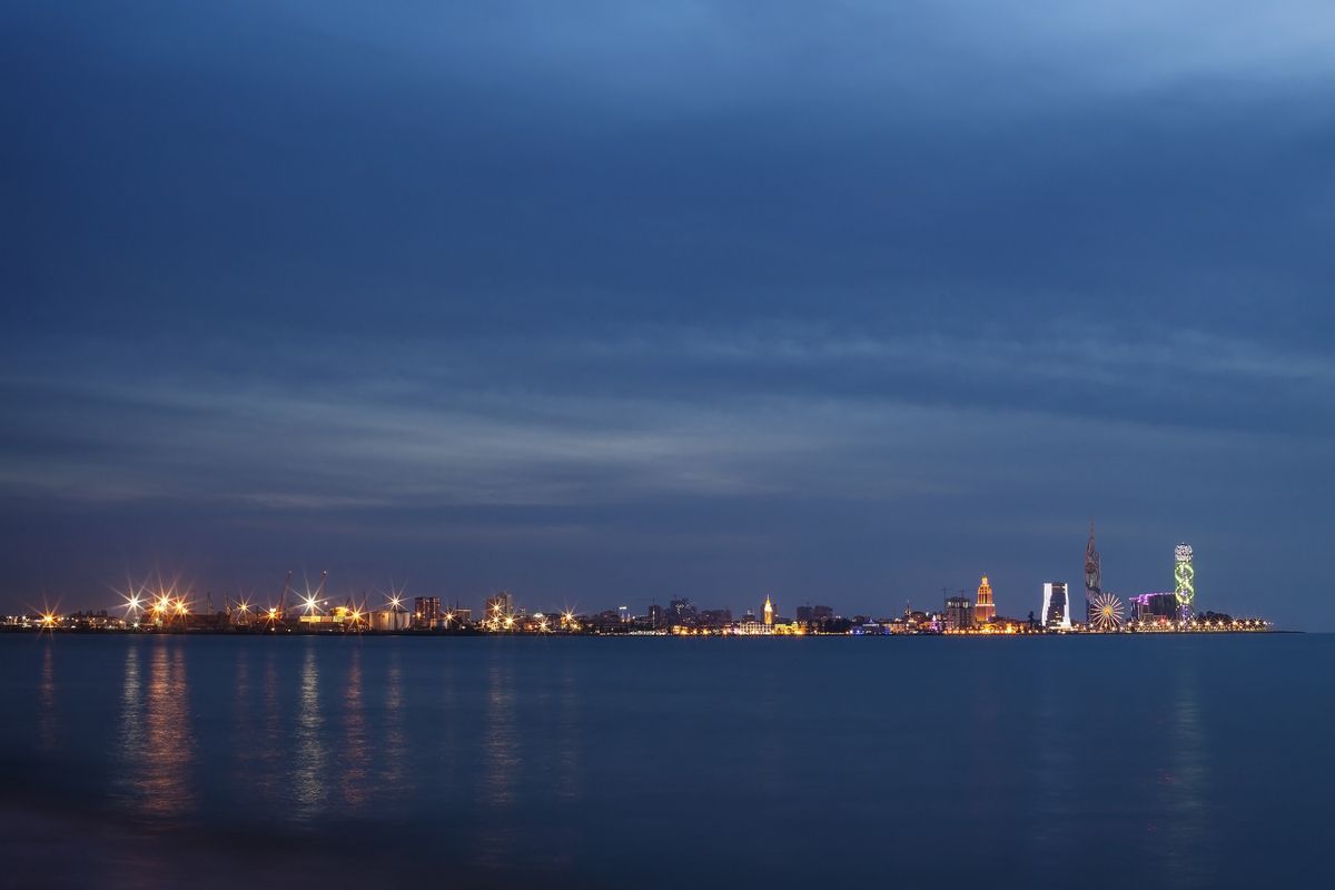 De kust Geogi� in de avond