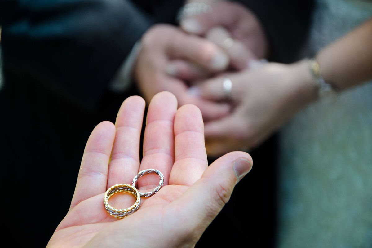 Ringen geven tijdens huwelijk