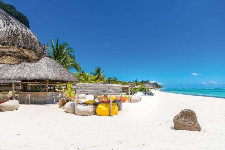 De Beachbar met gezellige zitplekjes