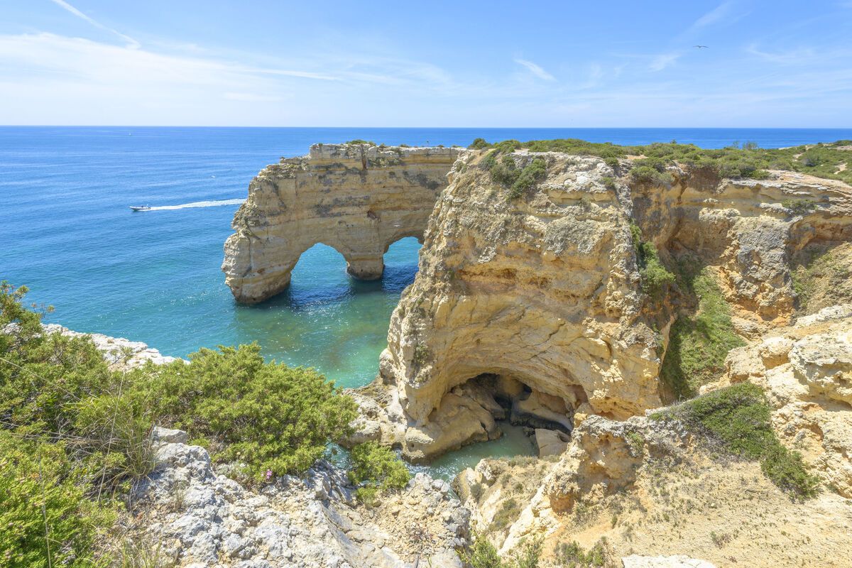 De rotsformatie bij Praia da Marinha