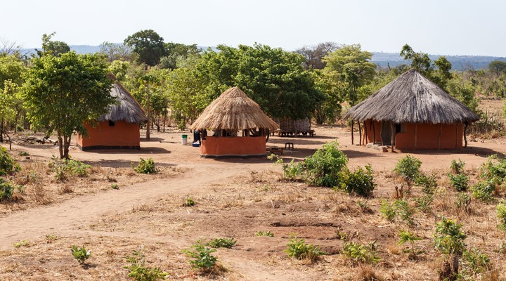 Hutjes waar Zambiaanse bevolking woont